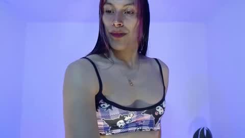 Snapshot of angele_johnson chatting on October 8, 9:23 pm angele online show from October 8, 9:23 pm