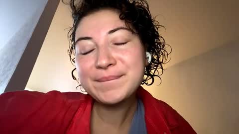 Snapshot of angelestieu chatting on October 15, 7:08 am Elisa online show from October 15, 7:08 am