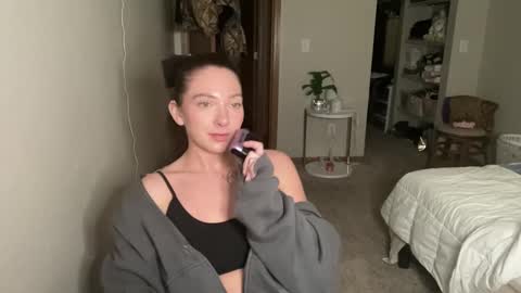 Snapshot of angelgrl444 chatting on February 19, 5:27 am Princess Peach online show from February 19, 5:27 am