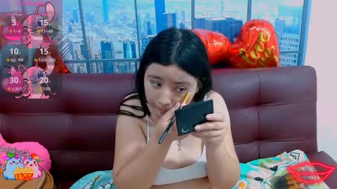 Snapshot of angelhotlatina18 chatting on February 17, 11:40 am angel online show from February 17, 11:40 am