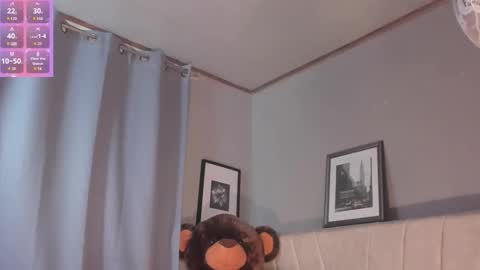 Snapshot of angeli_sexi chatting on December 23, 1:14 am Carolina online show from December 23, 1:14 am