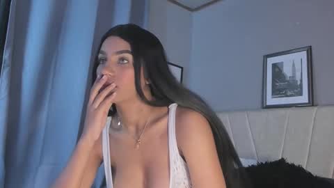 Snapshot of angeli_sexi chatting on January 14, 1:22 am Carolina online show from January 14, 1:22 am