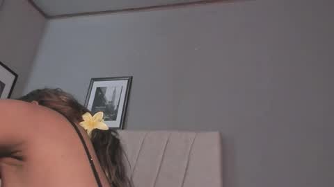 Snapshot of angeli_sexi chatting on February 4, 12:27 am Carolina online show from February 4, 12:27 am