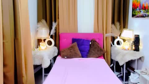 MISS PAU online show from October 12, 3:49 am