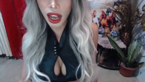 DIVINE ANGEL online show from February 14, 10:07 am