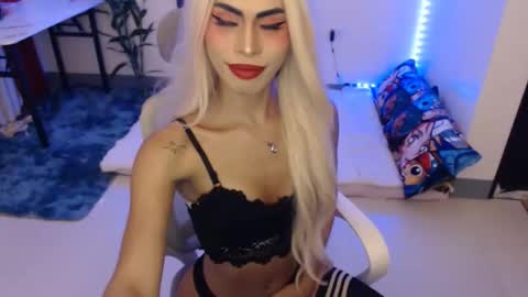 DIVINE ANGEL online show from February 26, 3:38 am