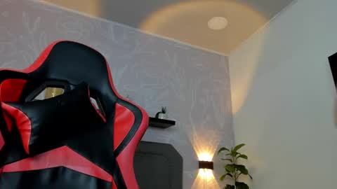 A N G E L I C A online show from February 4, 5:01 pm