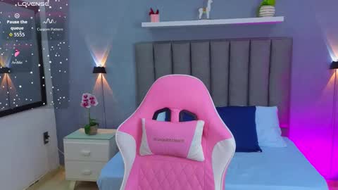 A N G E L I C A online show from October 17, 12:08 pm