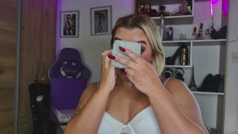 Snapshot of angelica_sparks chatting on July 14, 12:13 am Angelica Sparks online show from July 14, 12:13 am