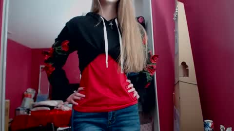 AngelicAngel online show from February 4, 9:31 pm