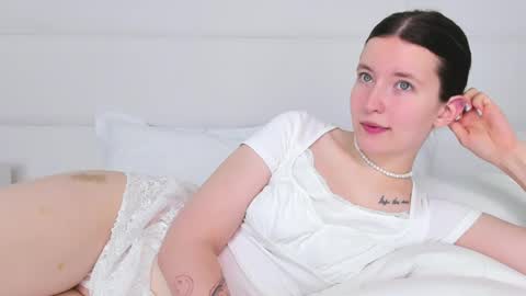 Snapshot of angelicmoon chatting on February 9, 2:49 am Angelic online show from February 9, 2:49 am