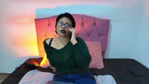 Snapshot of angelik_fooxxx chatting on February 10, 12:37 am Angelik online show from February 10, 12:37 am