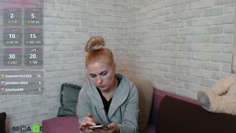 Snapshot of angelikaswell chatting on January 4, 9:41 pm Angelika PVT OPEN online show from January 4, 9:41 pm