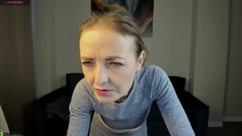 Snapshot of angelina_relax chatting on March 3, 1:12 am Angelina online show from March 3, 1:12 am