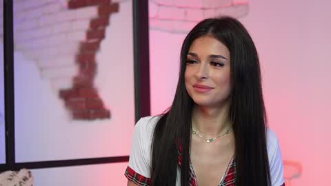 Snapshot of angelinagia chatting on December 11, 5:32 am  Angelina  online show from December 11, 5:32 am