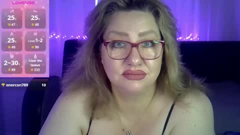 Snapshot of angelinaglam chatting on July 21, 9:33 am AngelinaGlam online show from July 21, 9:33 am