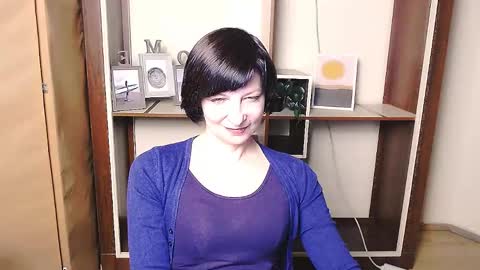 Angelina online show from April 17, 1:25 pm