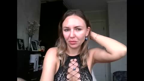 Snapshot of angelinalove28 chatting on October 13, 6:24 am angelinalove28 online show from October 13, 6:24 am