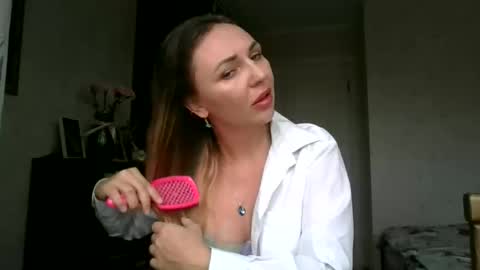 angelinalove28 online show from November 4, 7:51 am