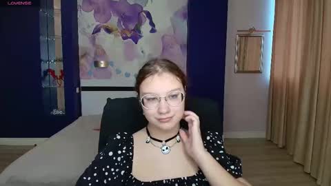 AngelinaLow online show from October 7, 11:29 am