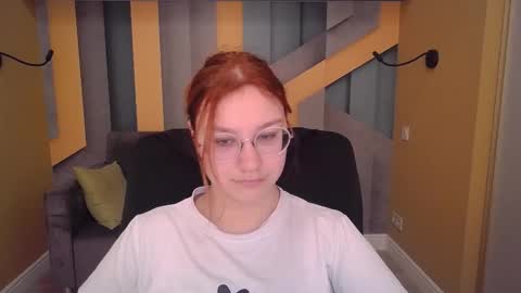 AngelinaLow online show from March 16, 12:31 pm