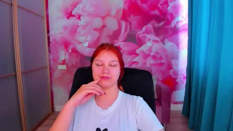 AngelinaLow online show from May 30, 11:29 am