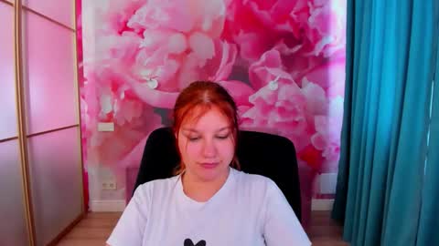 AngelinaLow online show from June 1, 11:34 am