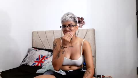 angelinandnini online show from July 17, 3:35 am