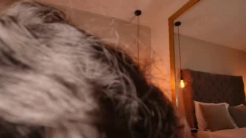   online show from March 6, 11:31 pm