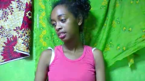 Snapshot of angeline221173 chatting on May 2, 3:33 am angeline221173 online show from May 2, 3:33 am