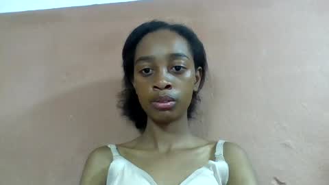 Snapshot of angeline221173 chatting on July 20, 2:04 am angeline221173 online show from July 20, 2:04 am