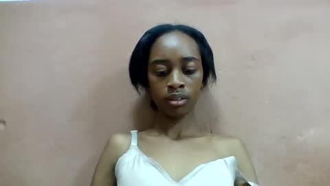 Snapshot of angeline221173 chatting on July 26, 7:48 am angeline221173 online show from July 26, 7:48 am
