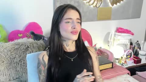 Angeline Smith  online show from November 20, 9:58 pm