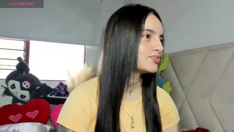 Snapshot of angeline__smith chatting on July 18, 9:40 pm Angeline Smith online show from July 18, 9:40 pm