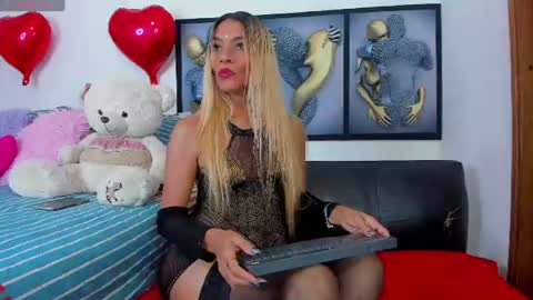 ANGELINE  YAMPOLL online show from June 13, 7:06 am