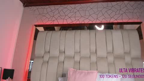 Snapshot of angelineheet chatting on December 6, 9:32 am Angeline Heet online show from December 6, 9:32 am