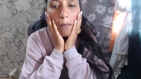 angela online show from May 11, 9:01 pm