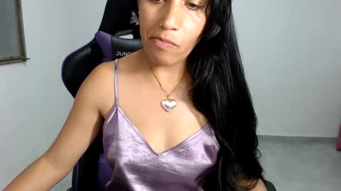 angela online show from May 29, 10:30 pm