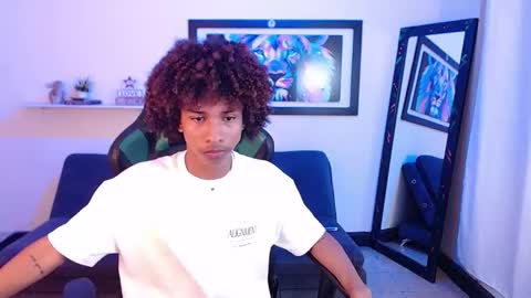 Snapshot of angell18_ chatting on October 22, 9:36 pm Angel online show from October 22, 9:36 pm