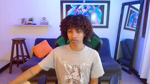 Snapshot of angell18_ chatting on October 28, 9:28 pm Angel online show from October 28, 9:28 pm