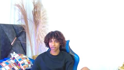 Snapshot of angell18_ chatting on November 12, 8:08 pm Angel online show from November 12, 8:08 pm