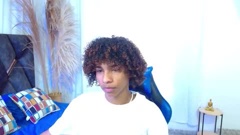 Snapshot of angell18_ chatting on November 21, 8:18 pm Angel online show from November 21, 8:18 pm