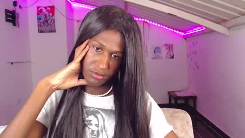 Danielle online show from December 18, 8:53 am