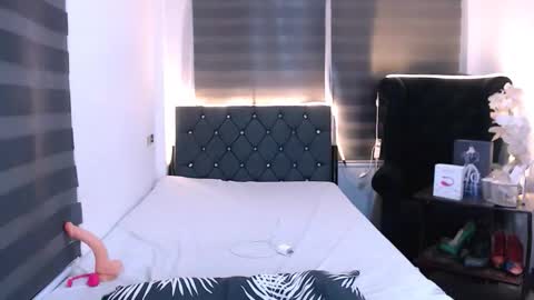 angella_dior online show from September 20, 5:03 pm