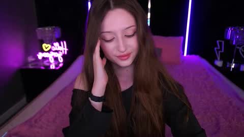 Snapshot of angellblush chatting on September 18, 3:03 pm AngelBlush online show from September 18, 3:03 pm