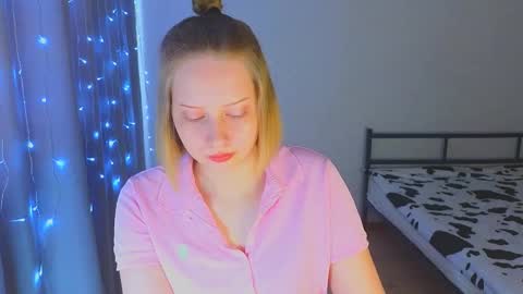 Cutie online show from November 29, 5:43 am