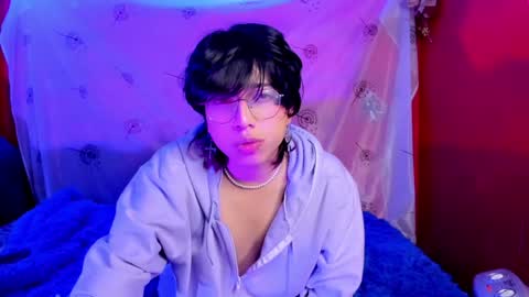 Snapshot of angellonfire chatting on December 28, 10:25 am Angel  online show from December 28, 10:25 am