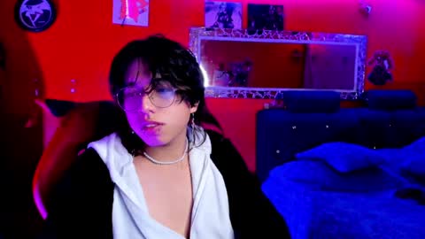 Snapshot of angellonfire chatting on January 19, 11:01 am Angel  online show from January 19, 11:01 am