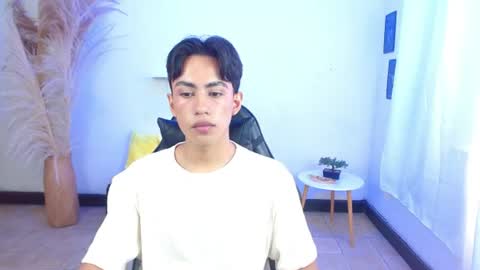 Snapshot of angelocum18 chatting on July 30, 1:32 pm Angelo online show from July 30, 1:32 pm