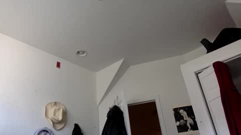 Angel online show from November 12, 6:30 pm